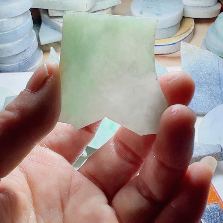 翡翠颈饰未镶嵌翡翠片料