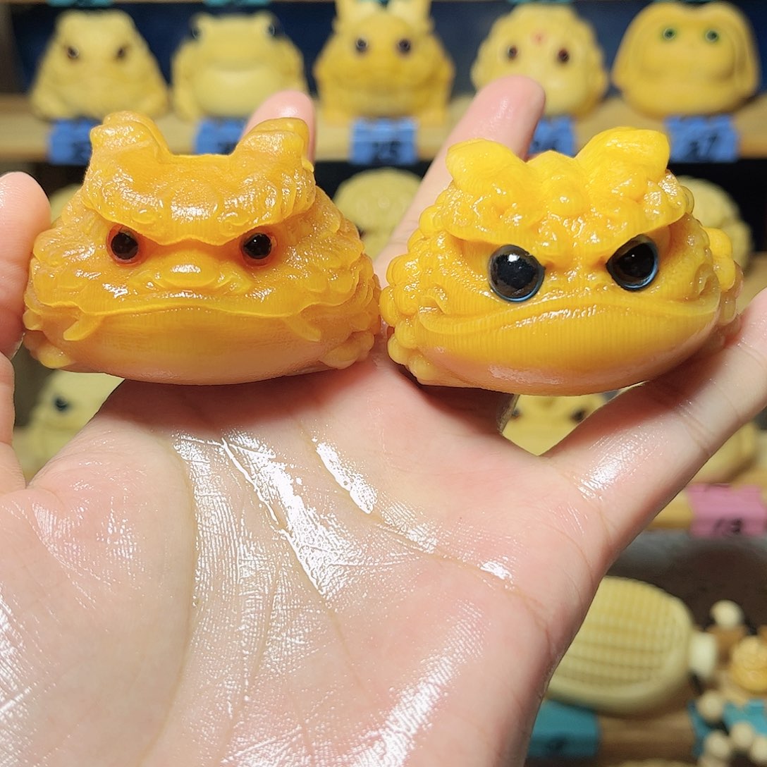 文***仔竹玉化龙蟾两个裸蟾