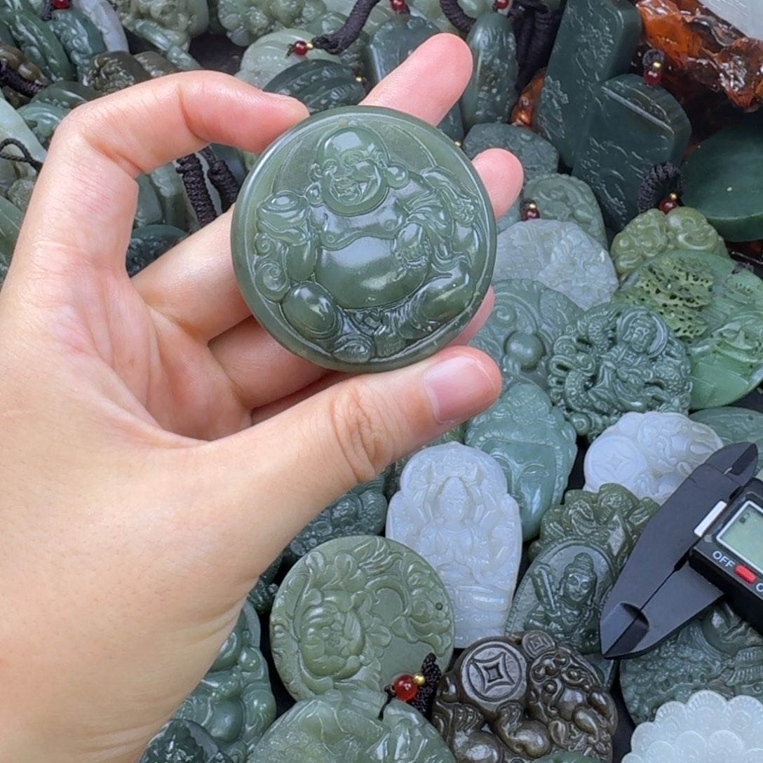 和田玉未镶嵌颈饰