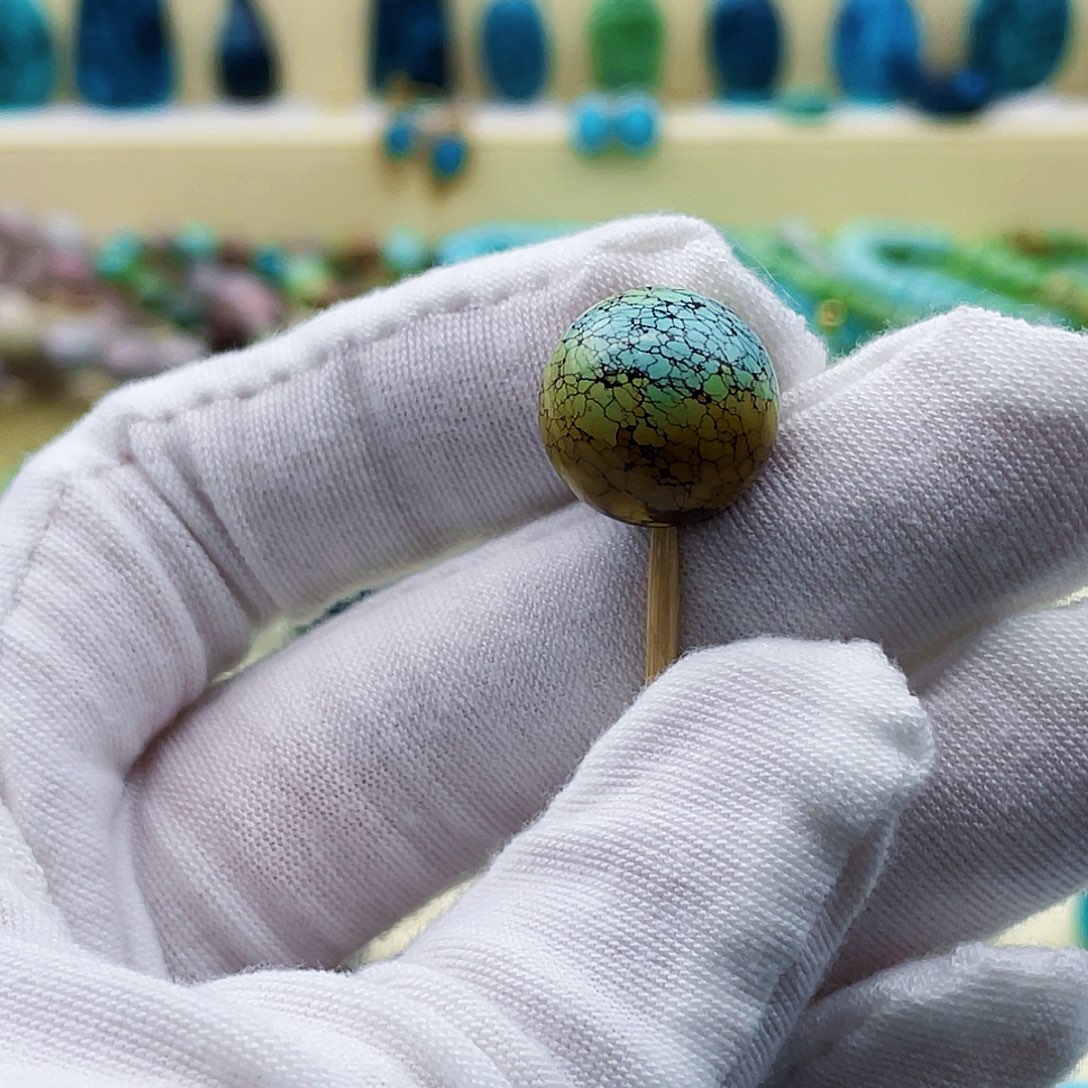 绿松石颈饰未镶嵌