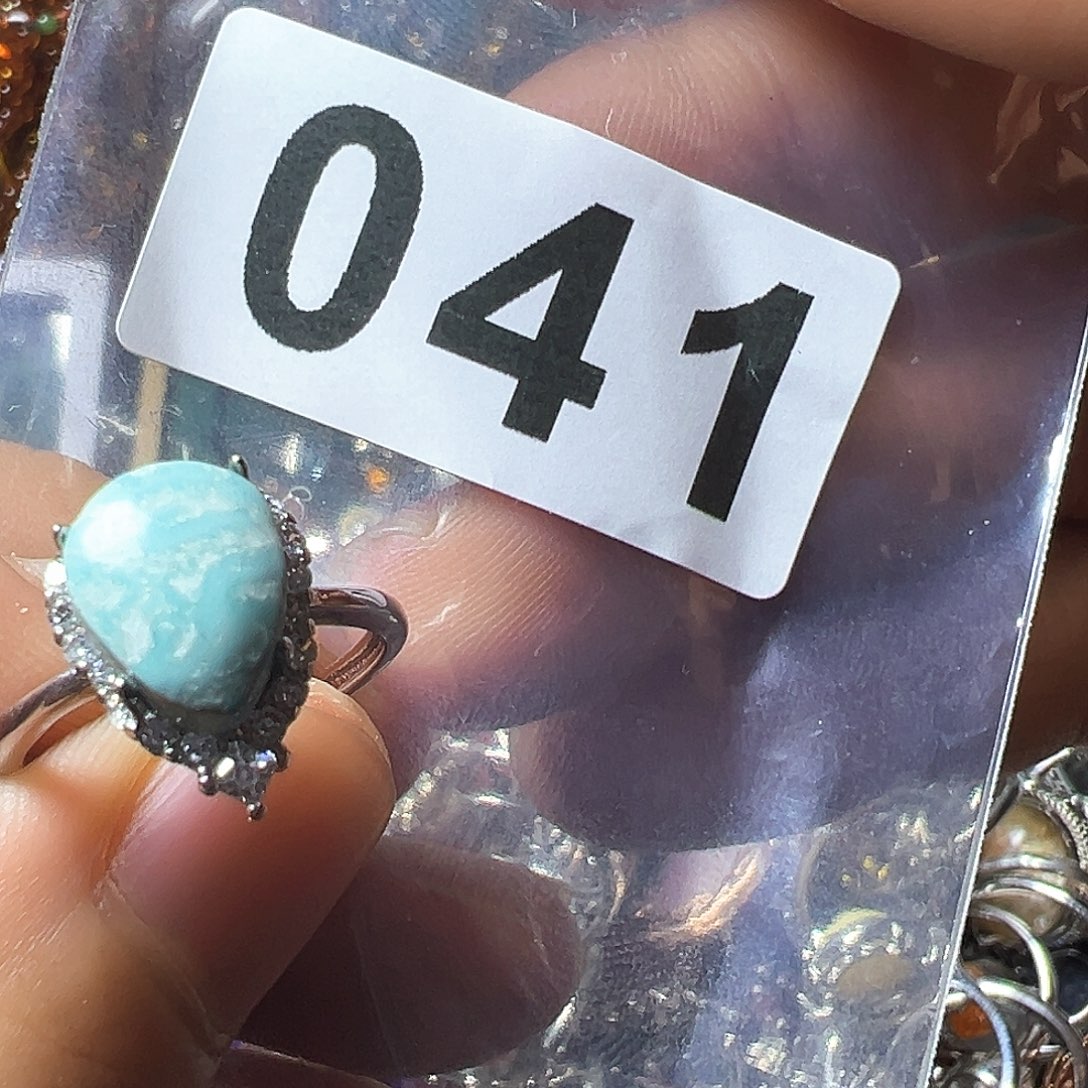 石英质玉戒指未镶嵌干****来