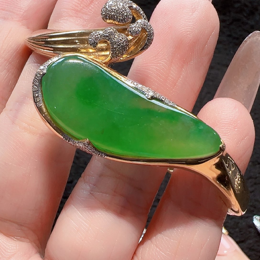 翡翠手镯18K金镶嵌南**梦签收后24小时鉴赏期