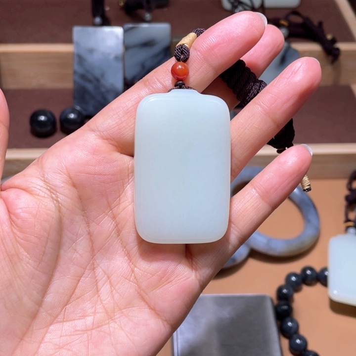 和田玉挂件未镶嵌想**子