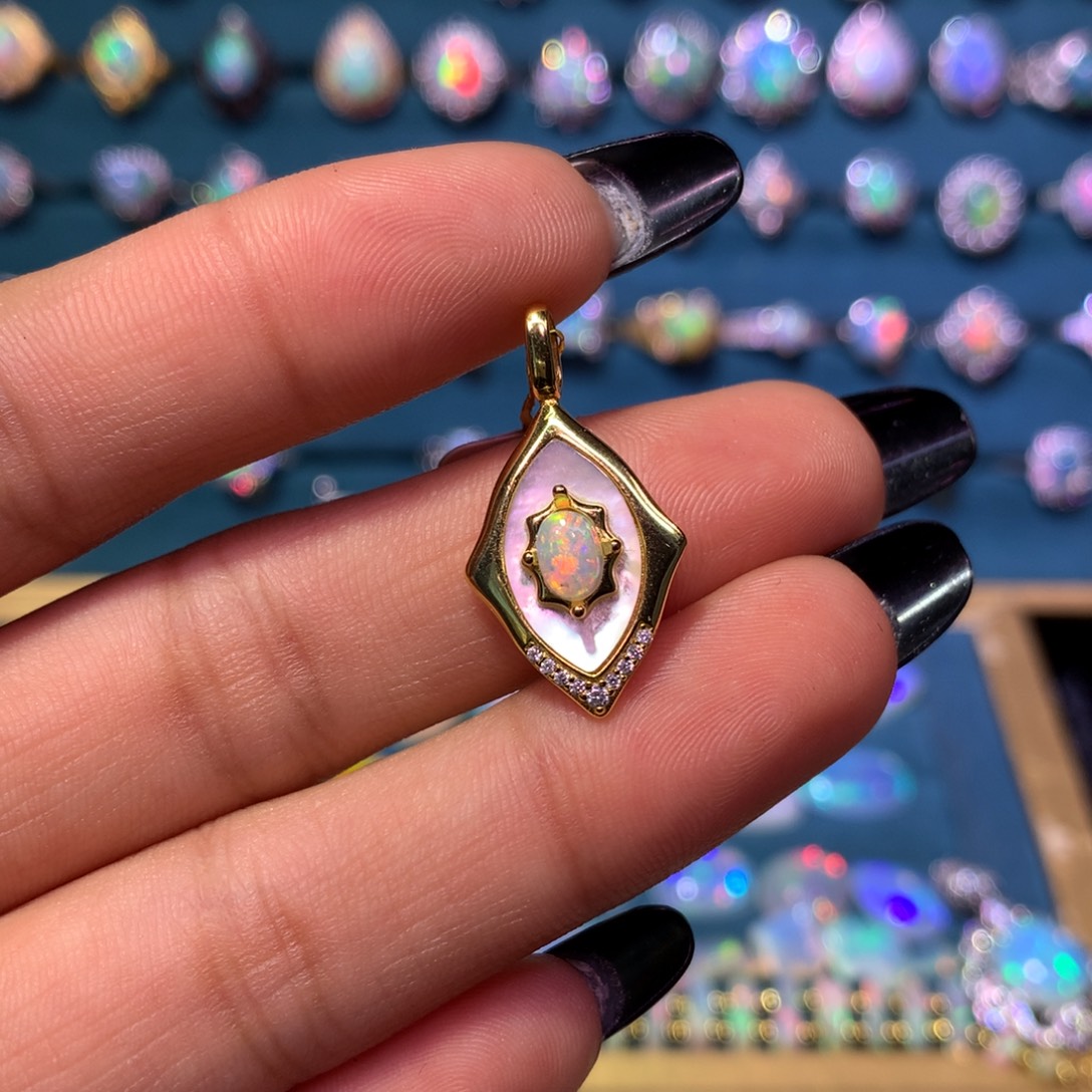 Z***n欧泊银S925镶嵌吊坠款