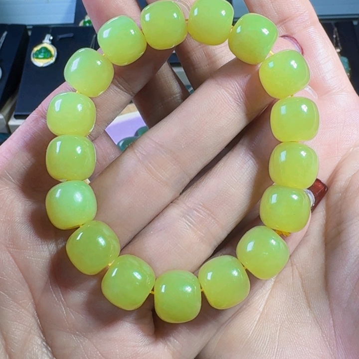 和田玉（黄玉）手串未镶嵌好**哦