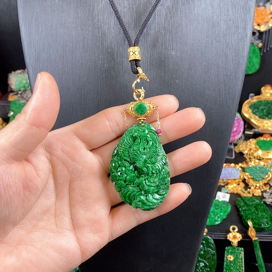 翡翠未镶嵌吊坠(赠链)吊坠