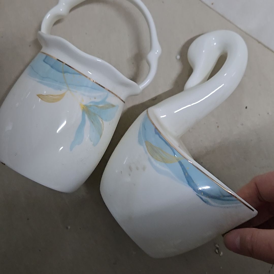 瓷片微瑕天鹅花篮一对6666666