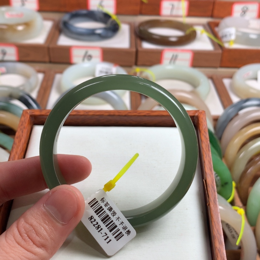 【闪购商品】和田玉手镯未镶嵌54.5