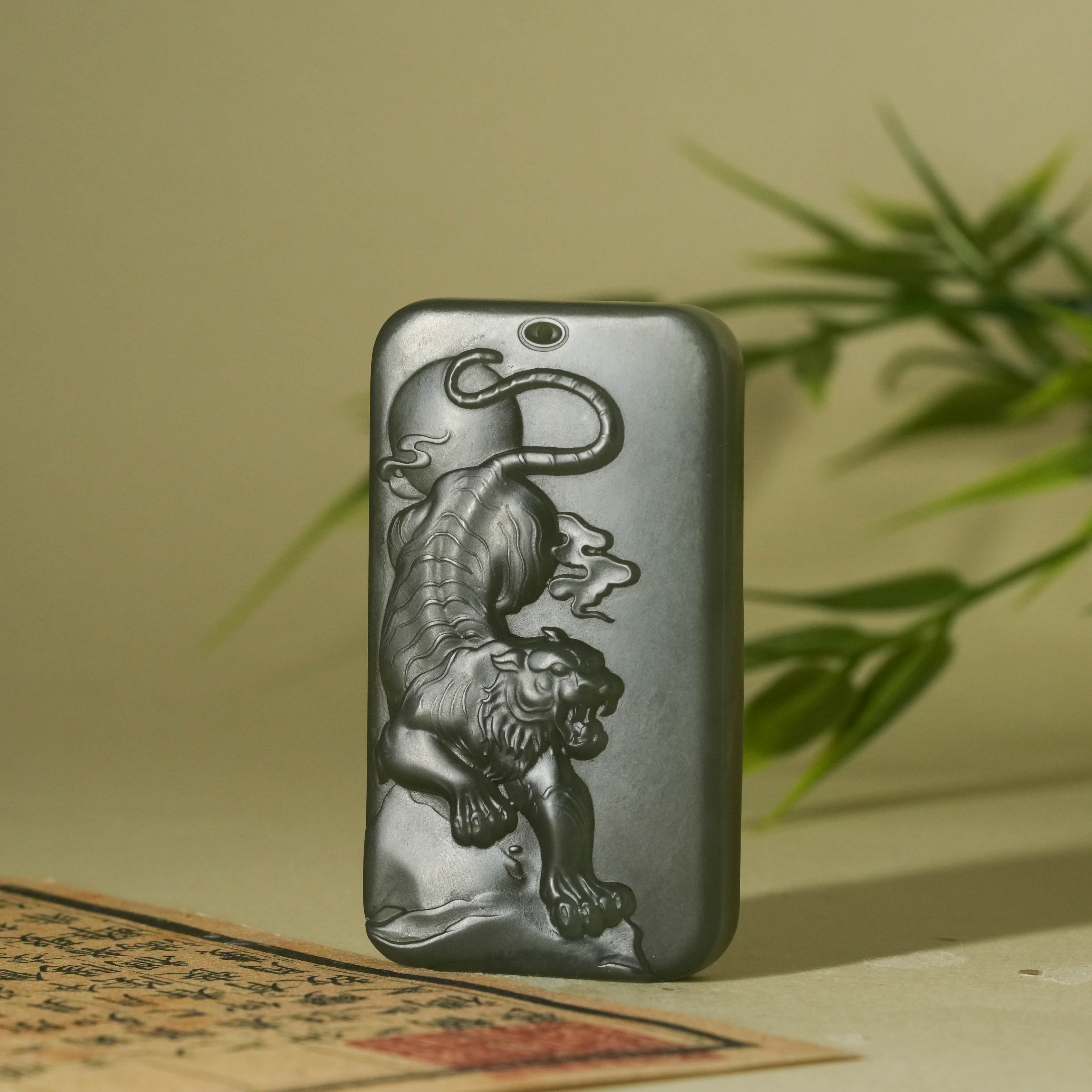 保嘉严选 Y3255 珍藏级和田玉精品挂件-虎啸山林