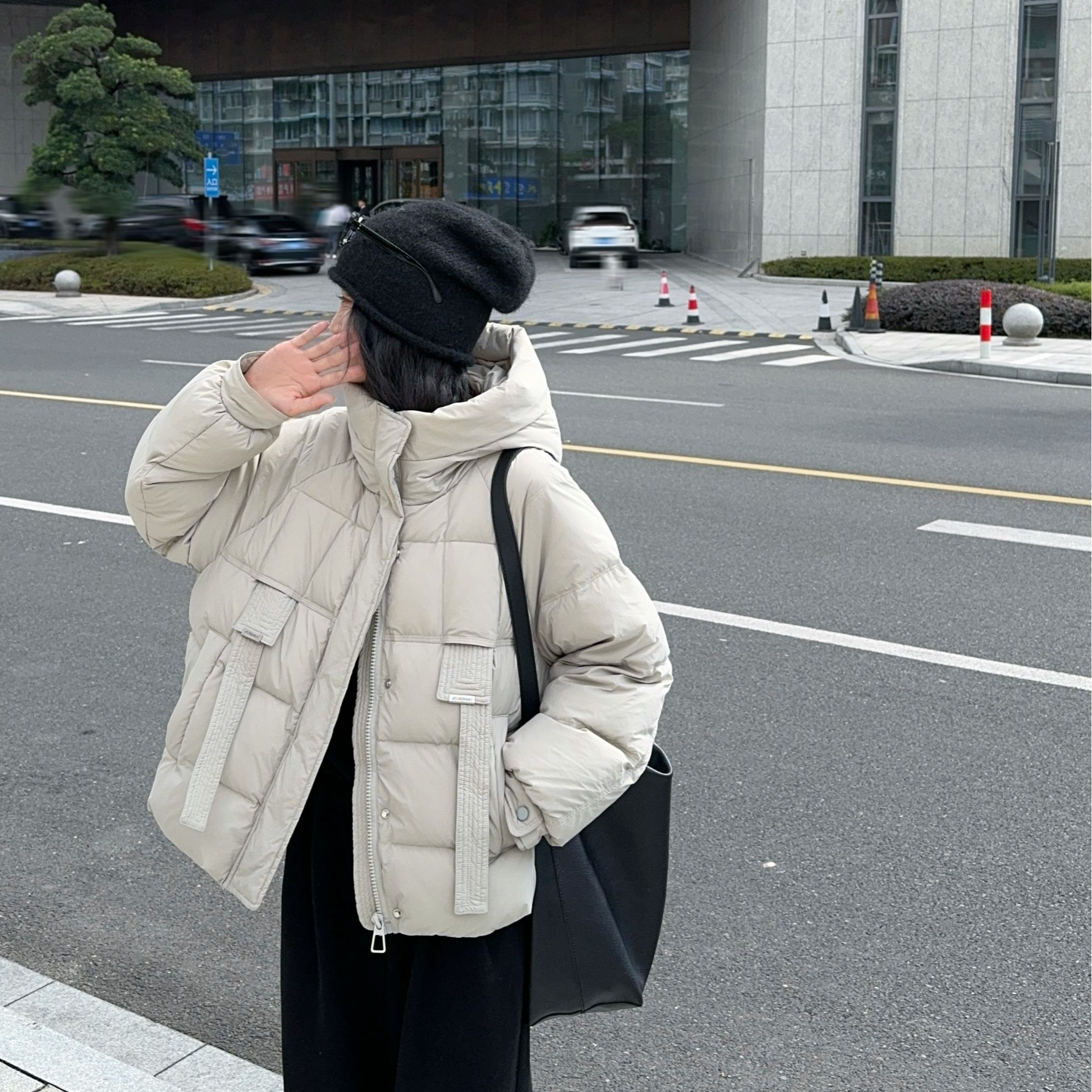 FEMCEO 连帽短款休闲时尚百搭宽松秋冬情侣立领羽绒服女装