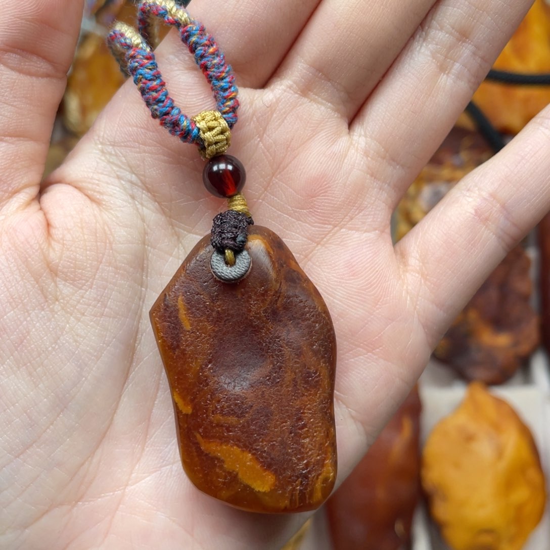 未镶嵌琥珀珠宝奇石