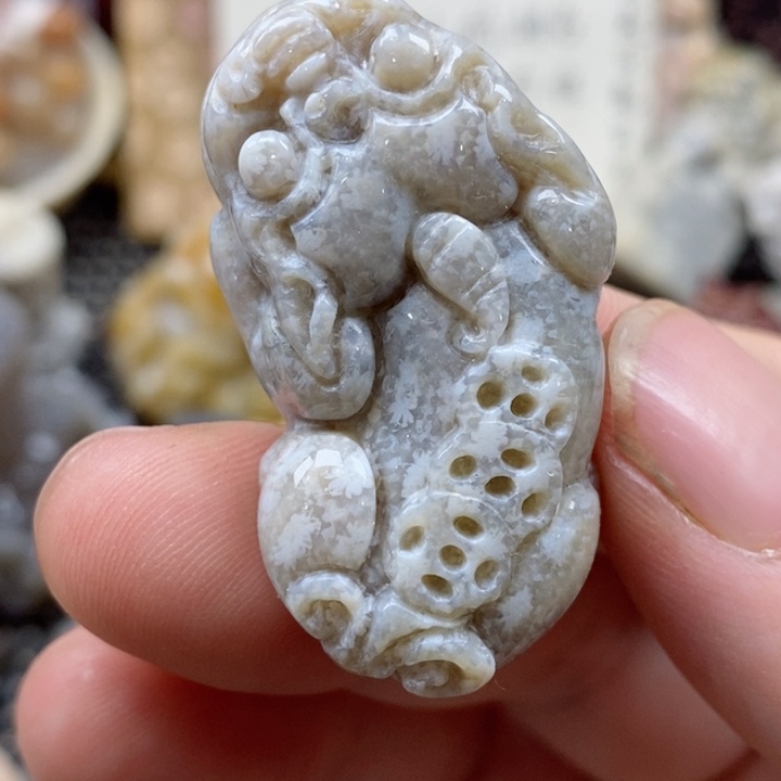 颈饰未镶嵌硅化珊瑚（珊瑚玉）
