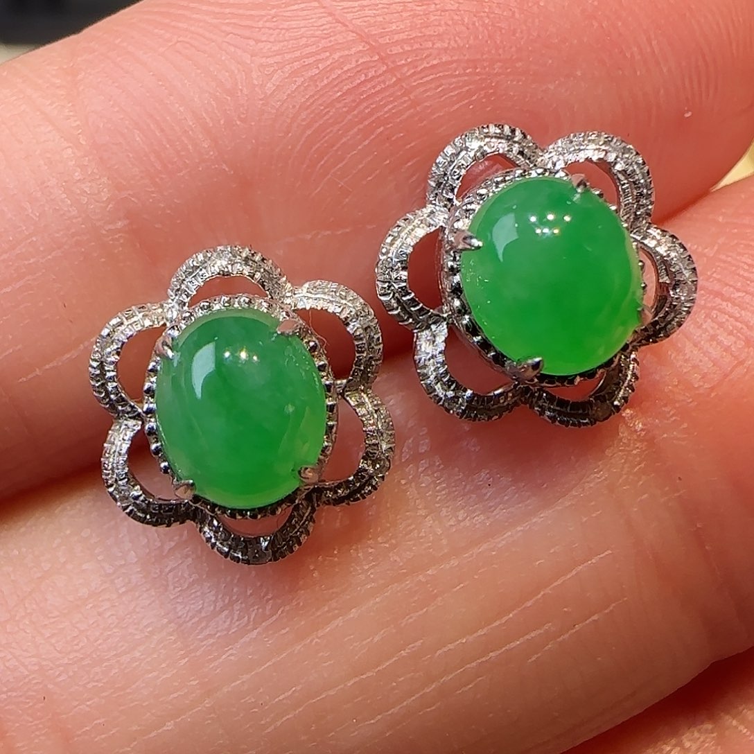 翡翠18K金镶嵌耳钉