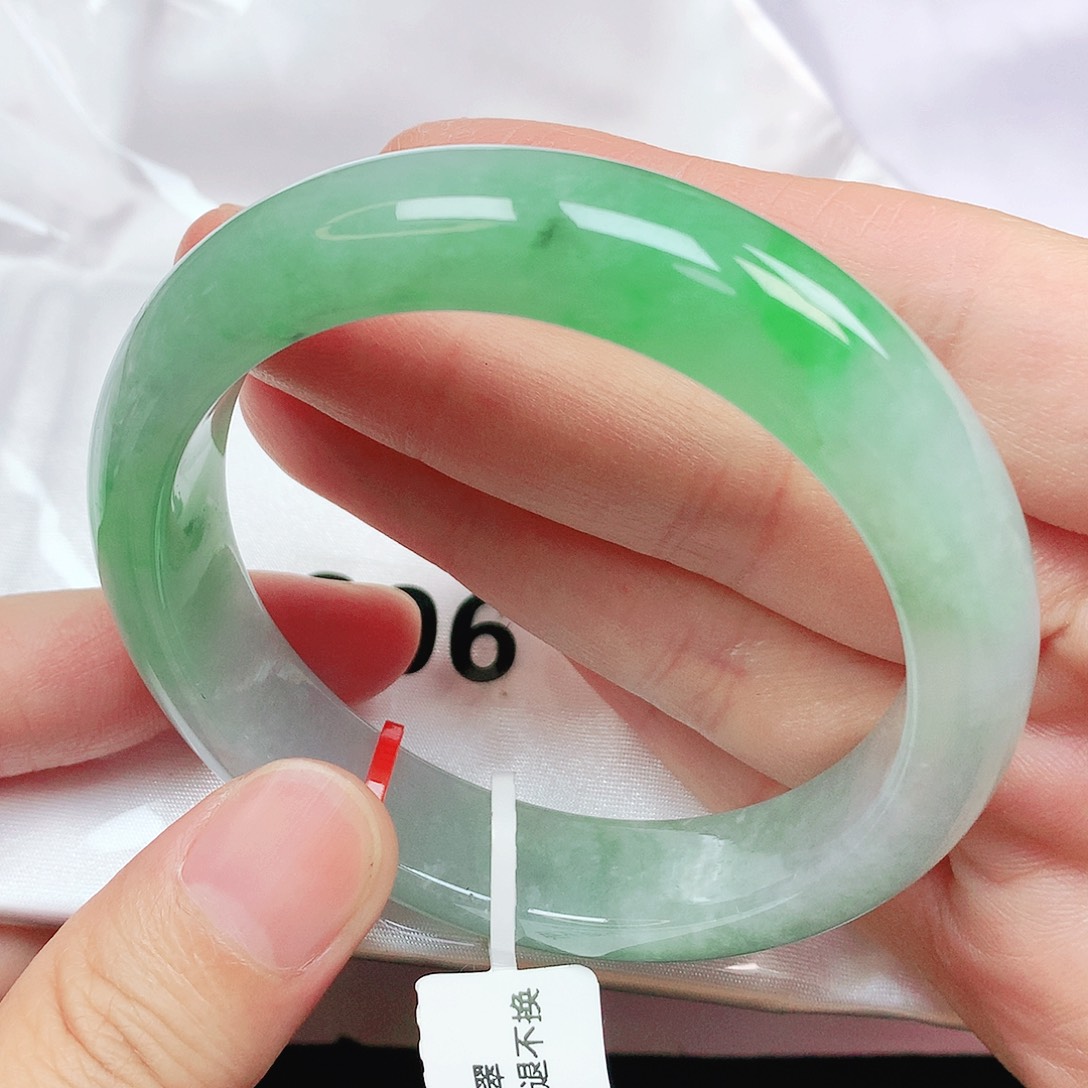 翡翠手镯未镶嵌抖音206