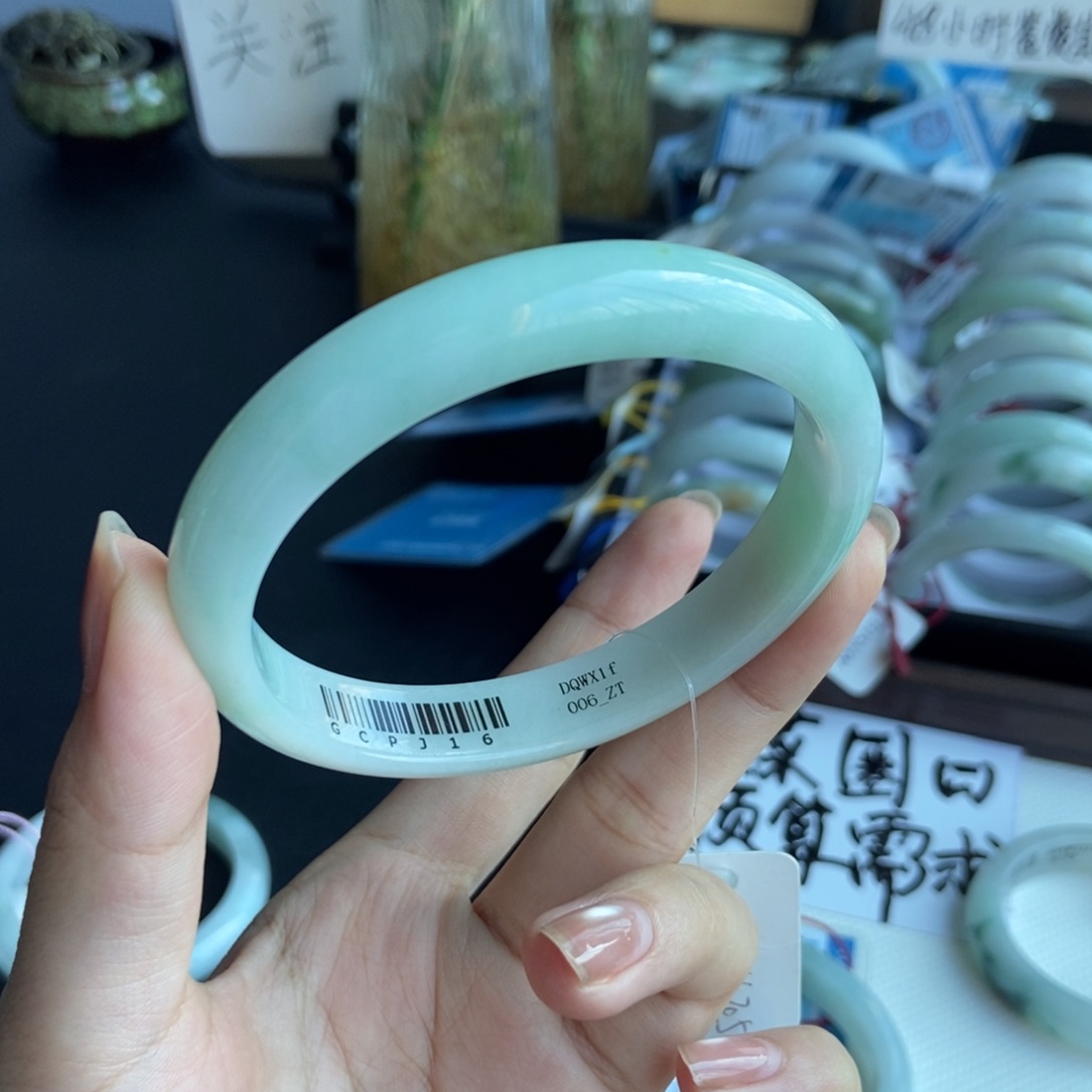 未镶嵌手镯翡翠@**?晴绿
