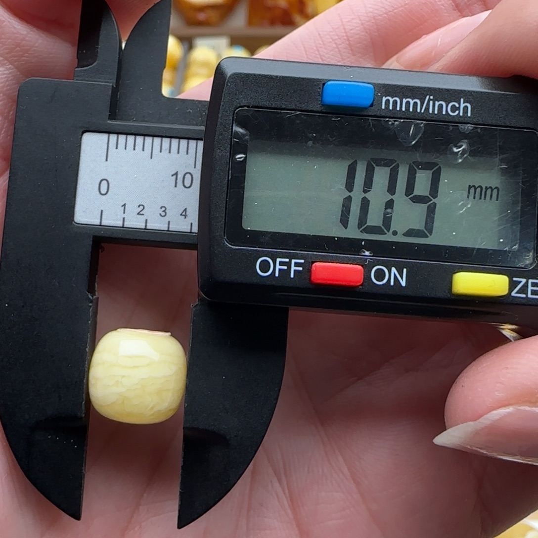 梦***见蜜蜡未镶嵌裸石虎皮纹妖花老型