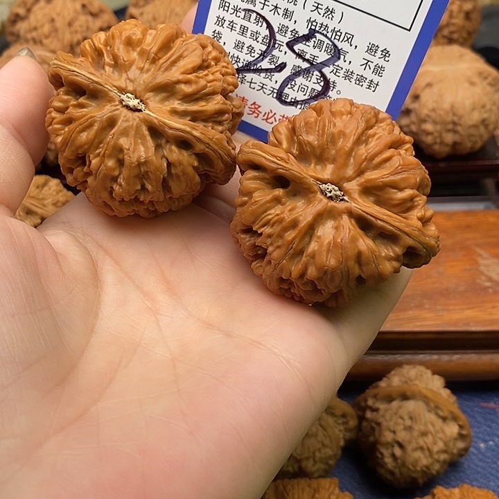 桃核吊坠粗筋狮子头47