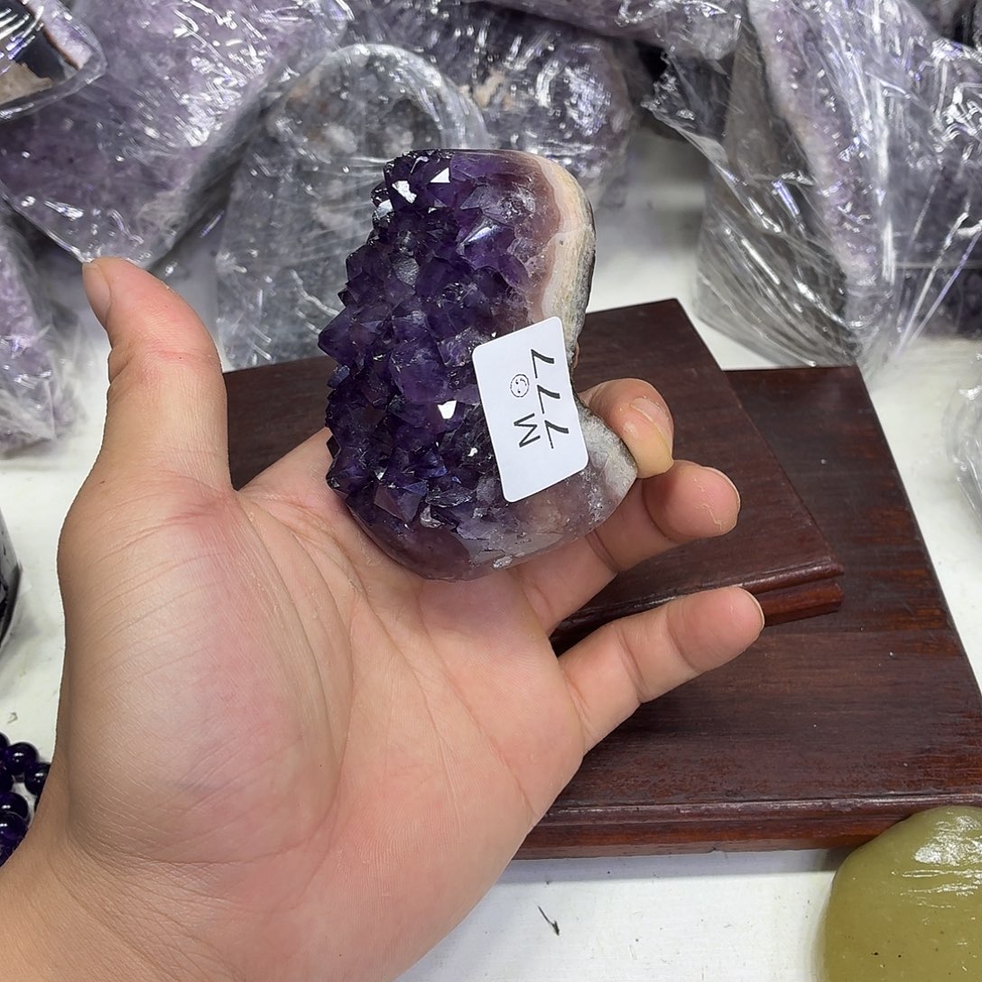 未镶嵌水晶大型摆件（非配饰）