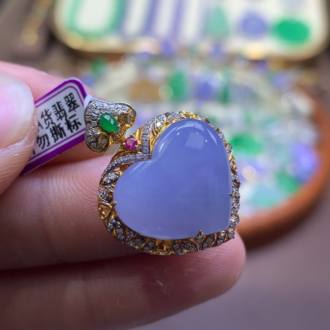 翡翠18K金镶嵌颈饰