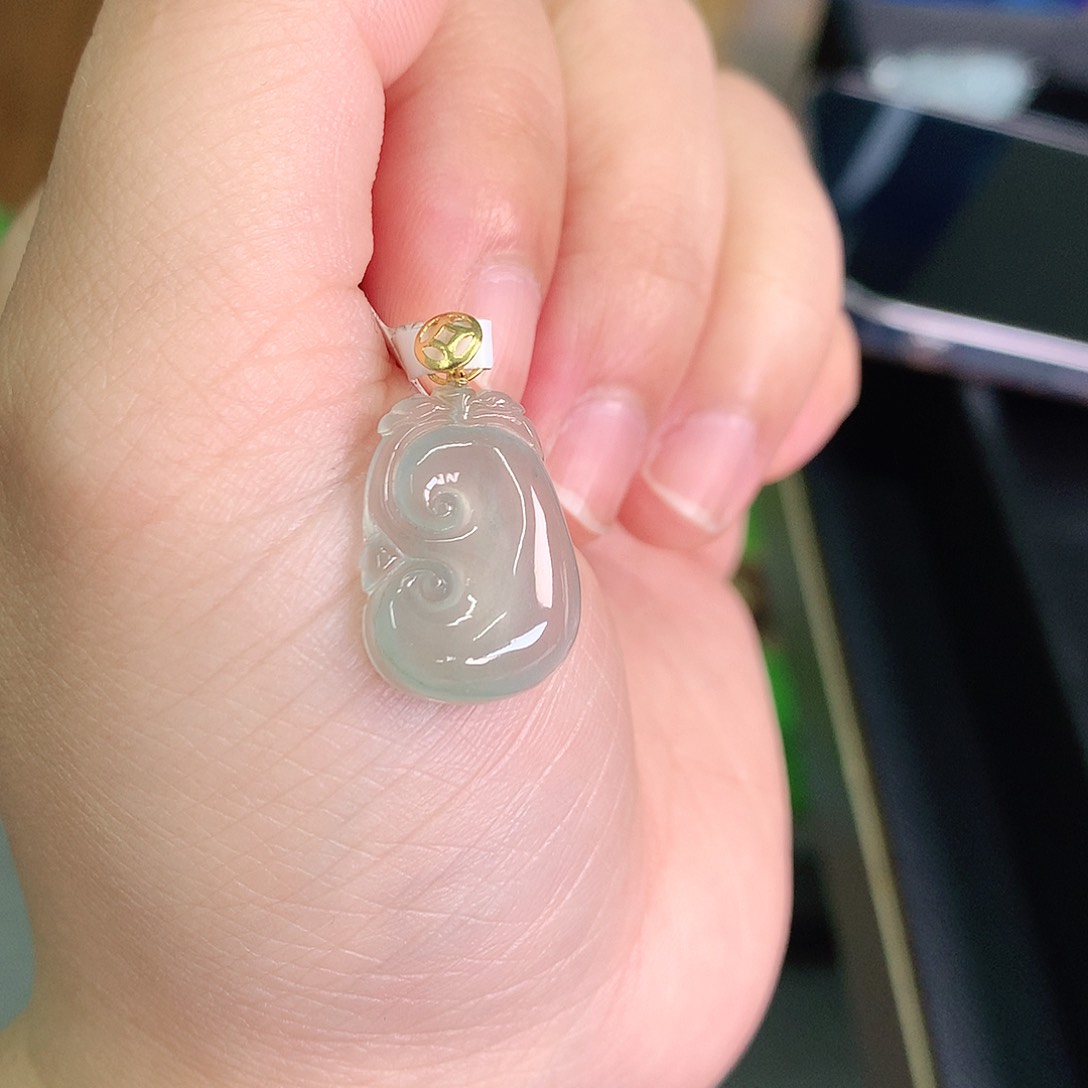 翡翠颈饰18K金镶嵌高冰晴如意