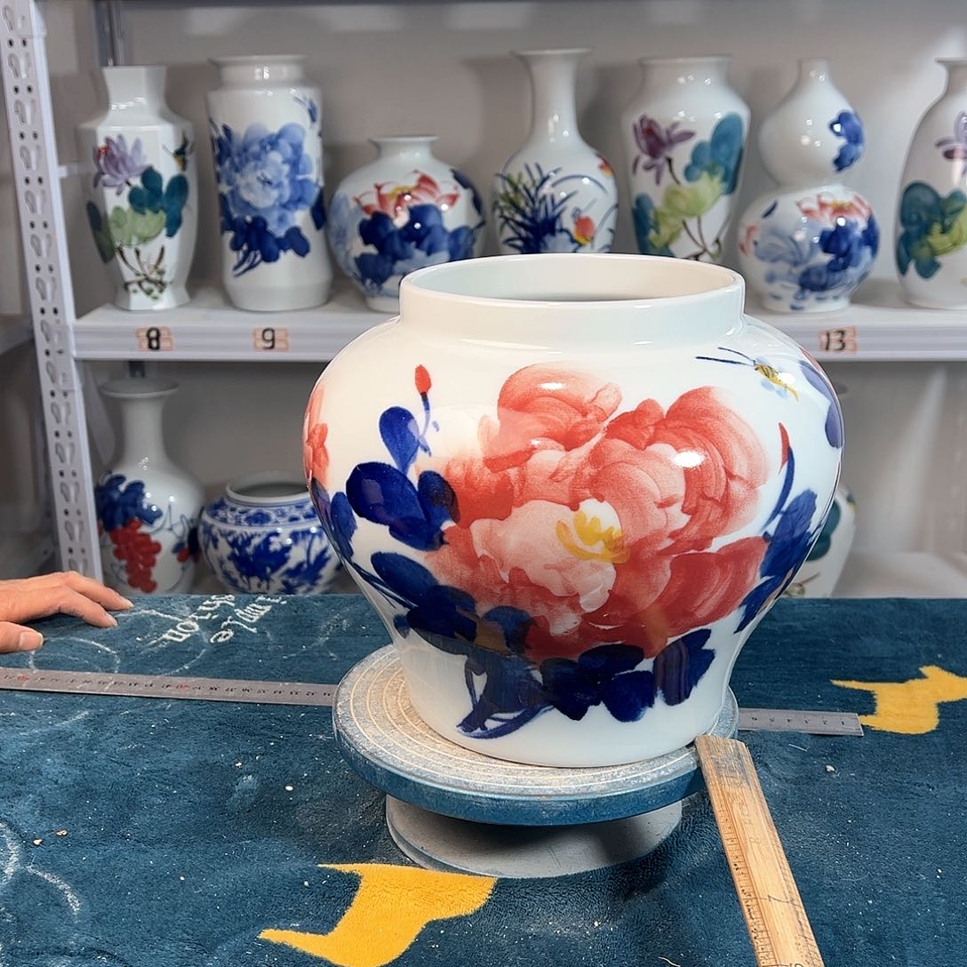 摆件景德镇陶瓷大口红牡