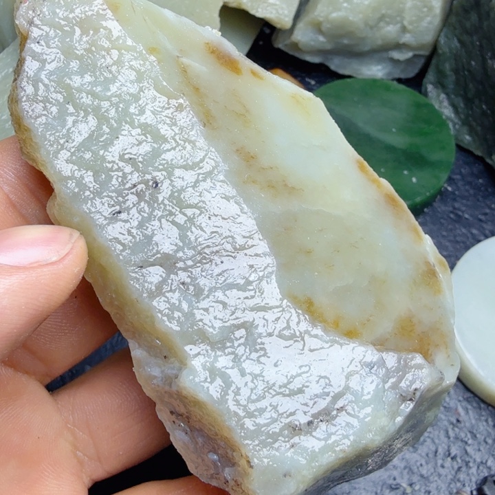 和田玉（糖玉）未镶嵌珠宝奇石