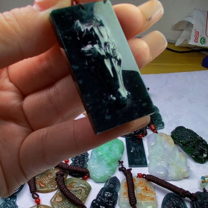 翡翠未镶嵌挂件翡翠