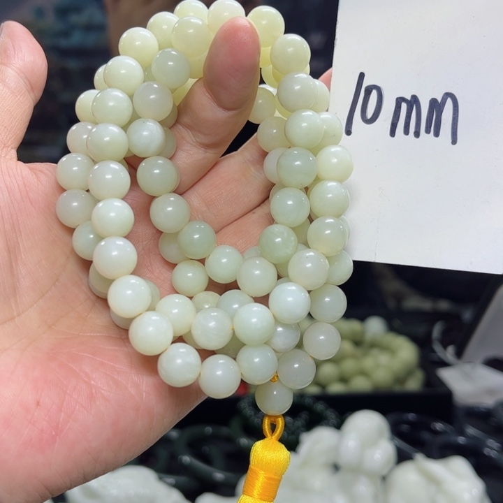 蛇纹石玉颈饰多样性发货未镶嵌