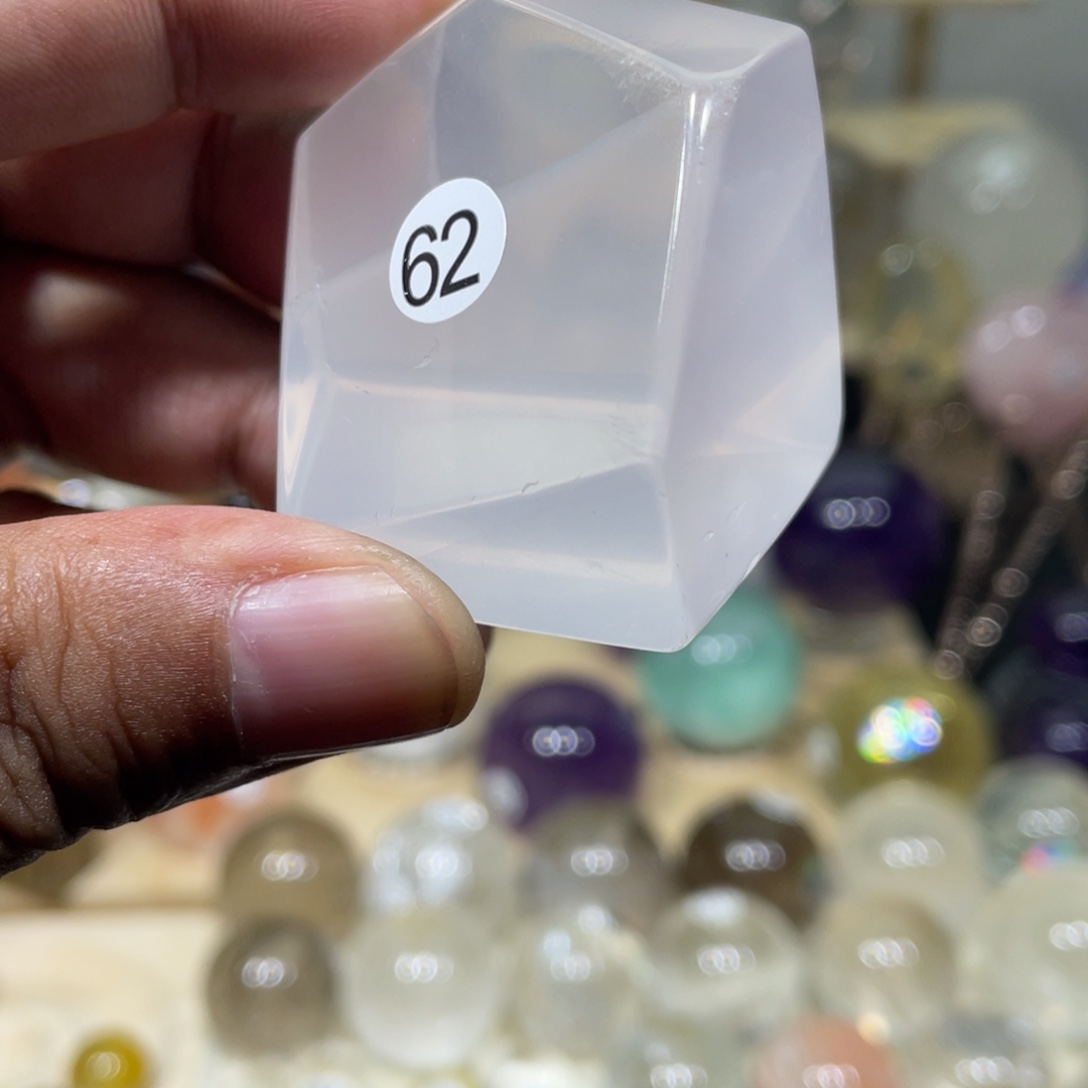 珠宝半成品水晶未镶嵌