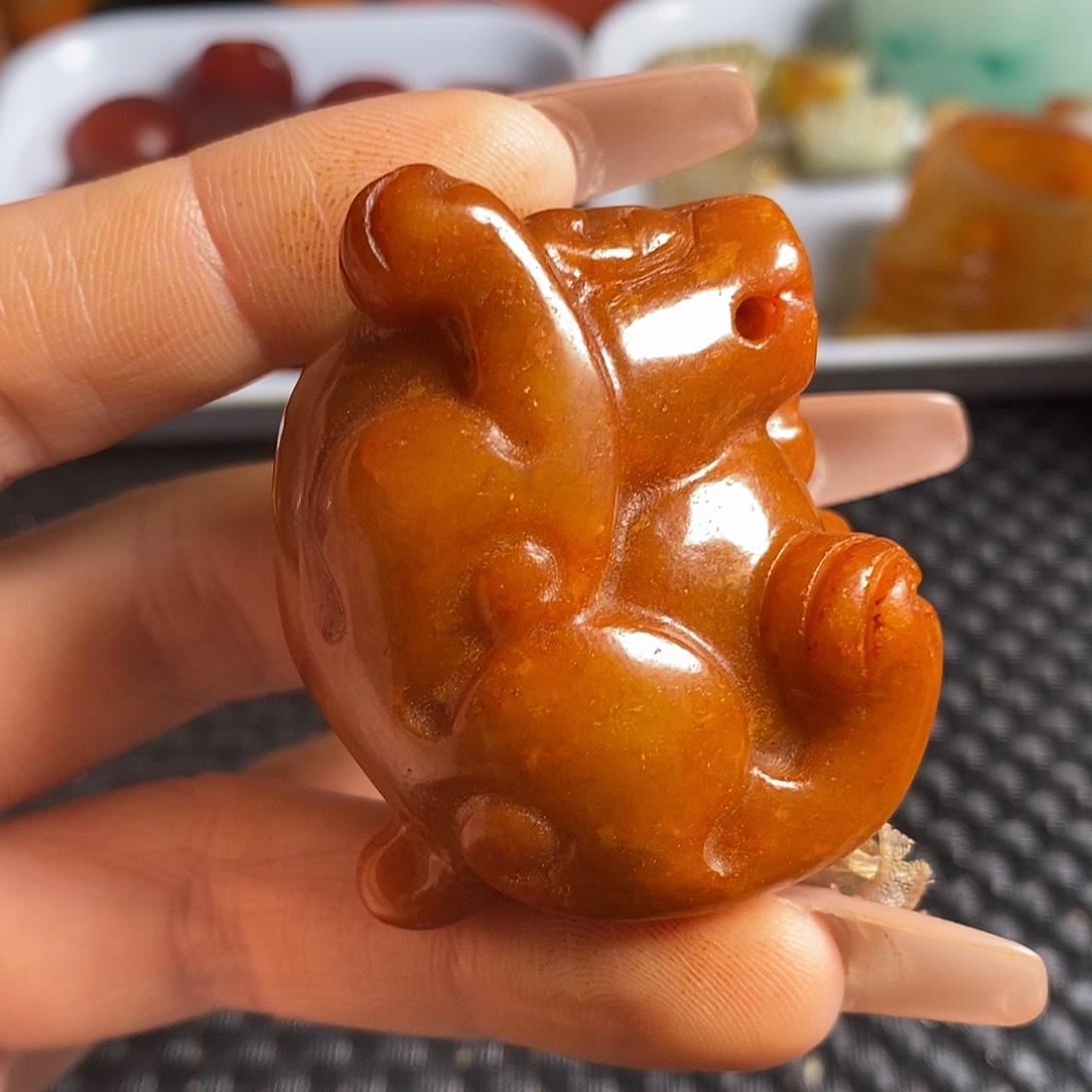 岫岩老玉（透闪石质玉）未镶嵌珠宝奇石