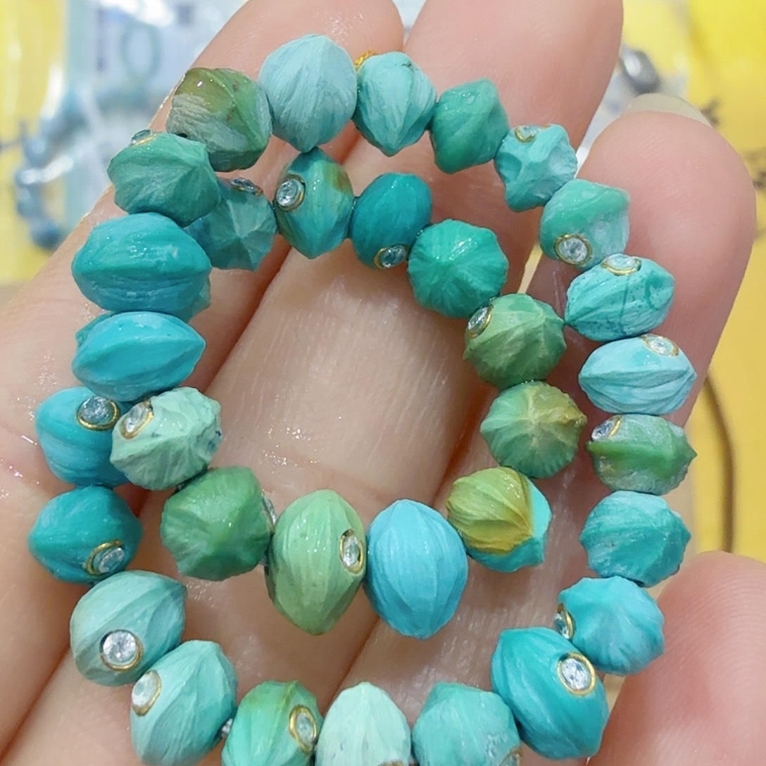 绿松石未镶嵌珠宝奇石