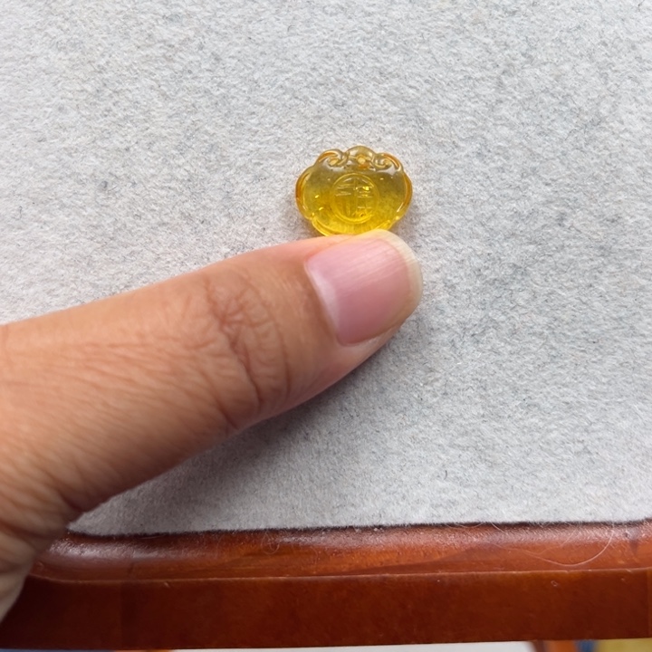 琥珀未镶嵌珠宝奇石M74号金珀平安锁
