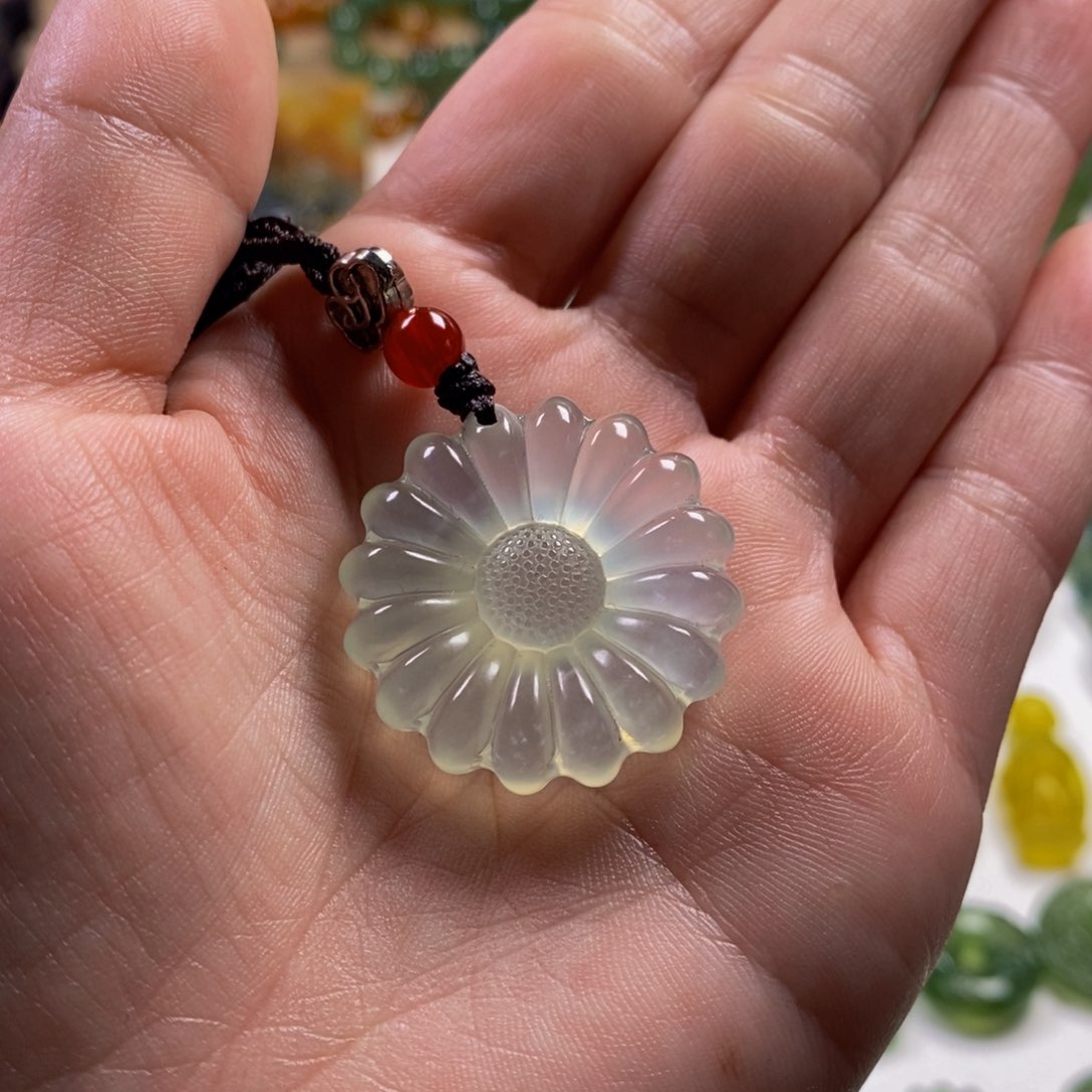 蛇纹石玉颈饰未镶嵌