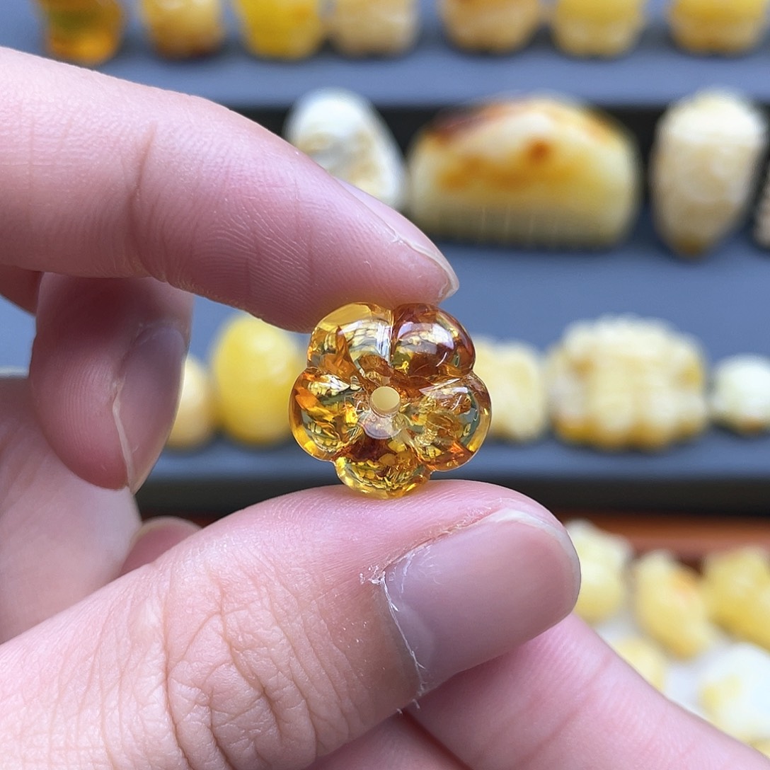 琥珀裸石未镶嵌蜜蜡