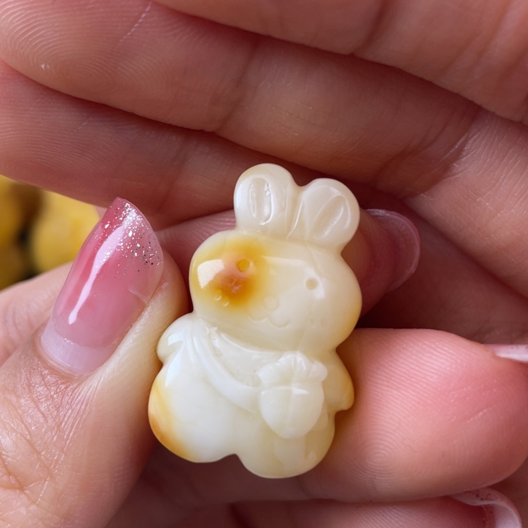 琥珀裸石未镶嵌蜜蜡