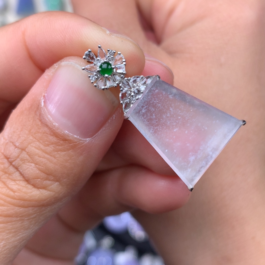 翡翠吊坠(不含链)18K金镶嵌