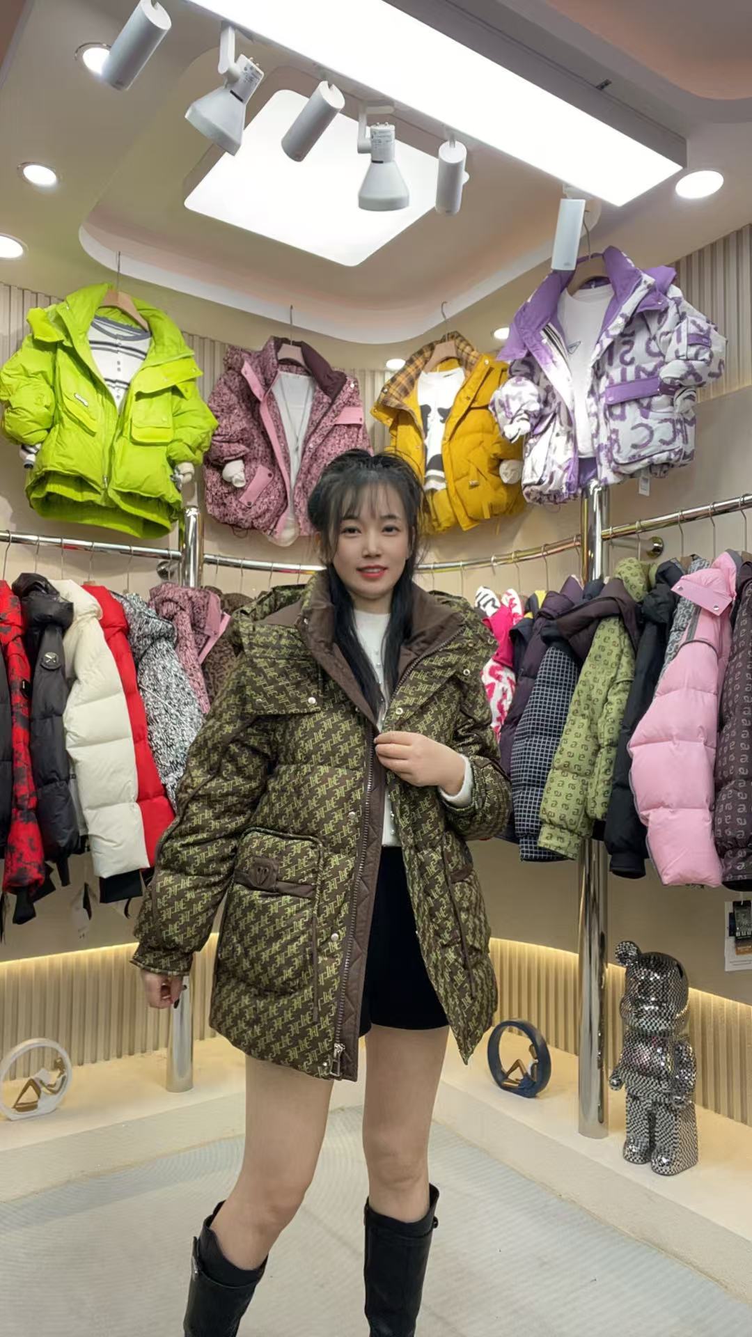 常规连帽印花宽松型女保暖格子短款韩版女款2025羽绒服