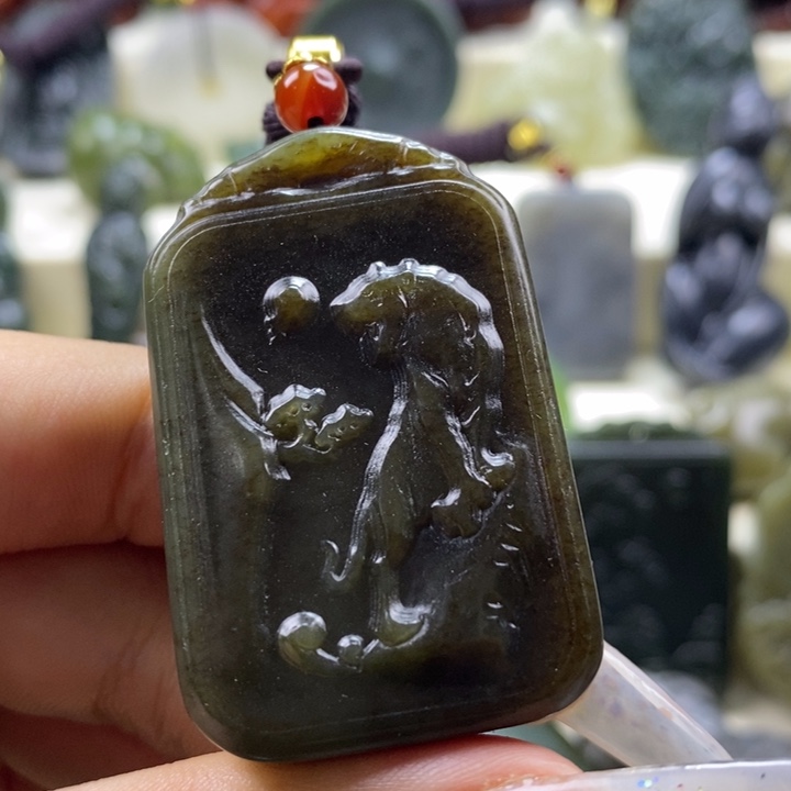 和田玉颈饰未镶嵌