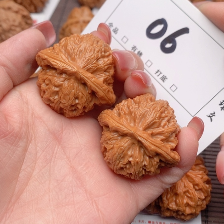 文玩核桃吊坠39宫灯06
