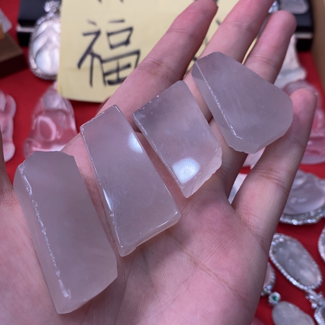 未镶嵌原石随机发一石英质玉