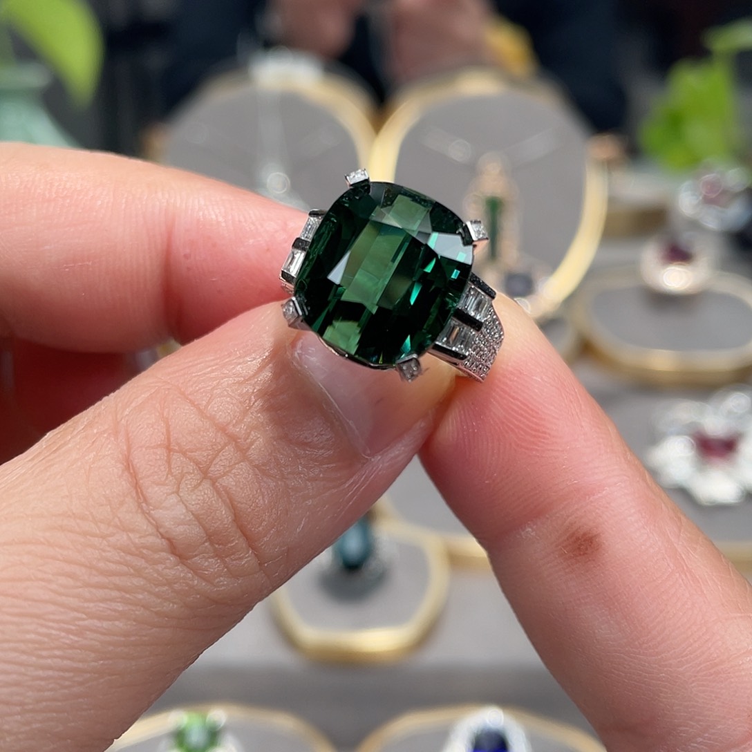 碧玺戒指18K金镶嵌12.75ct