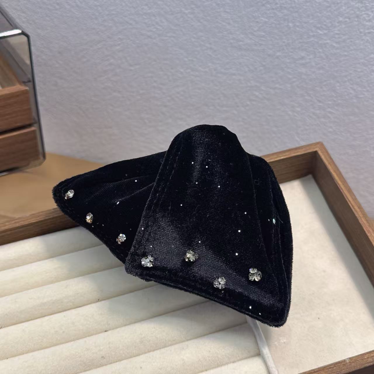 【永夜星河】精致点钻黑色丝绒十三公分贝壳抓夹5007