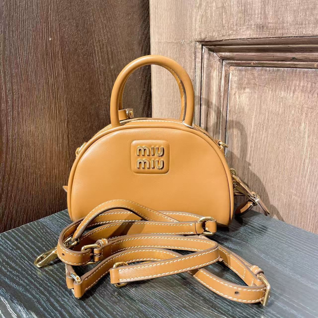 95新 MIU MIU/缪缪 缪缪半月包低长17厘米MM01