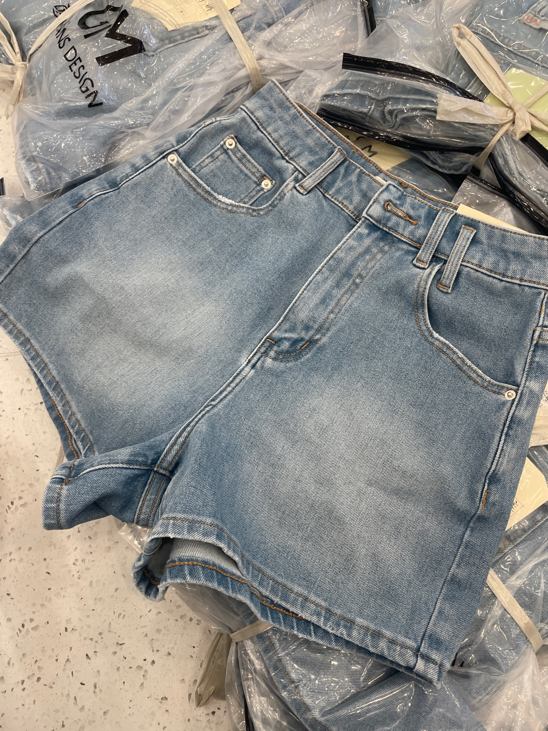 Moran！GM显瘦四面弹牛仔短裤