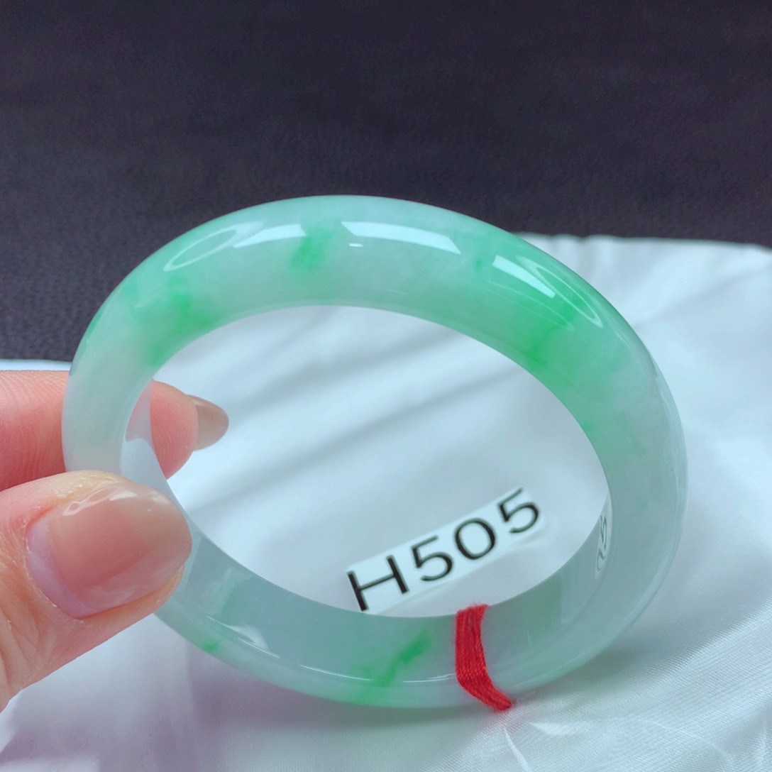 翡翠手镯未镶嵌手镯88