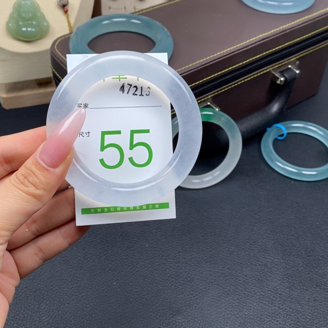 嘎***嘎石英质玉未镶嵌手镯