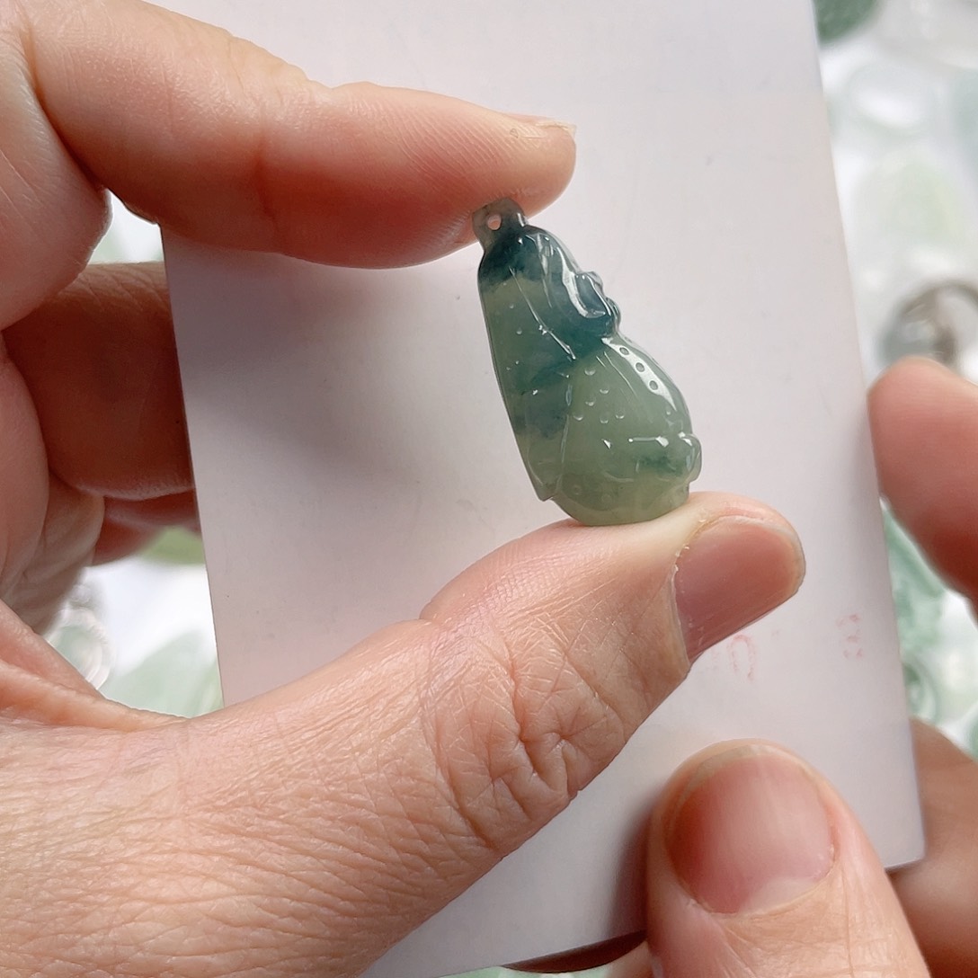 翡翠颈饰未镶嵌白菜