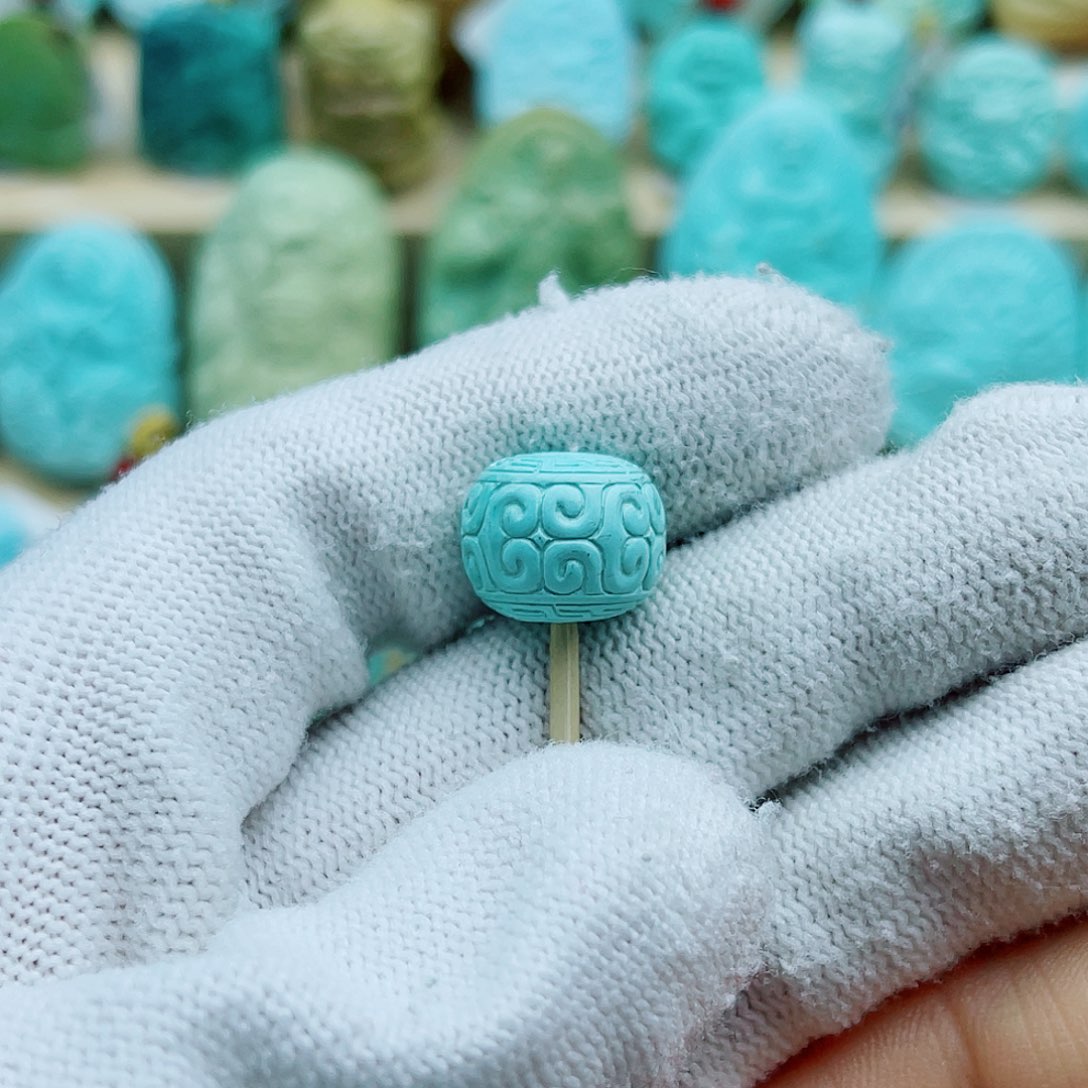 绿松石未镶嵌珠宝奇石