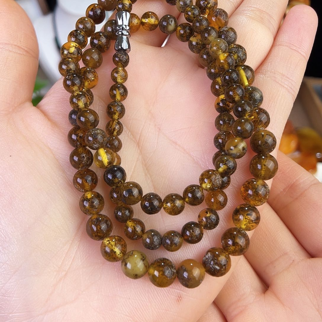 琥珀珠宝奇石未镶嵌，