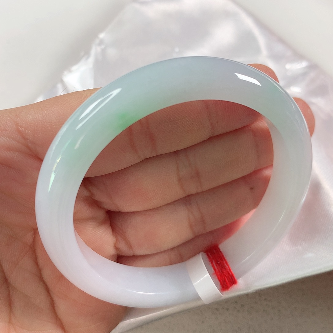 翡翠手镯未镶嵌 ①①⑧